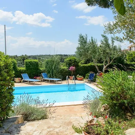 Holiday home Trullo La Lavanda *