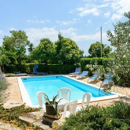 Trullo La Lavanda Holiday home *